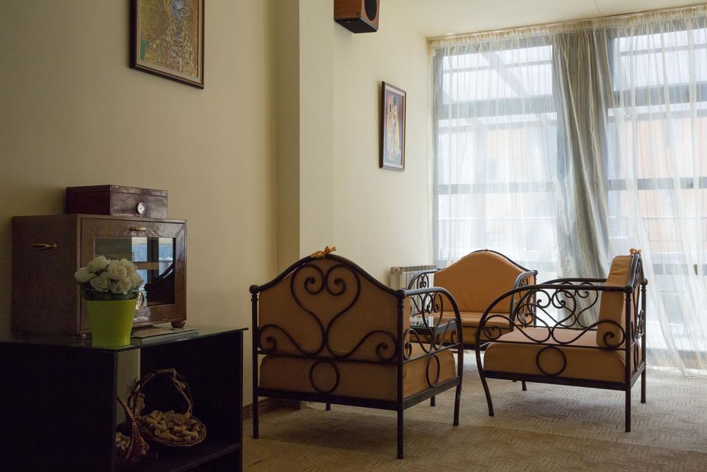 Hotel City Inn Sofia Buitenkant foto
