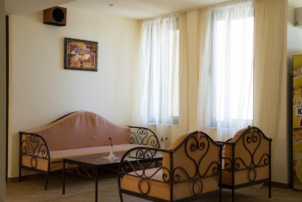 Hotel City Inn Sofia Buitenkant foto